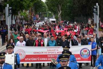 Gençlik Haftası yürüyüşü