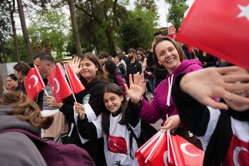 Gençlik Haftası yürüyüşü