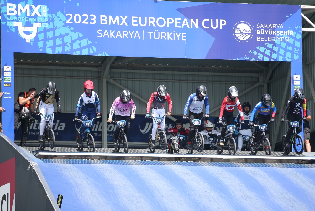 2023 BMX Avrupa Kupası'nın 9. etap yarışları Sakarya'da yapıldı