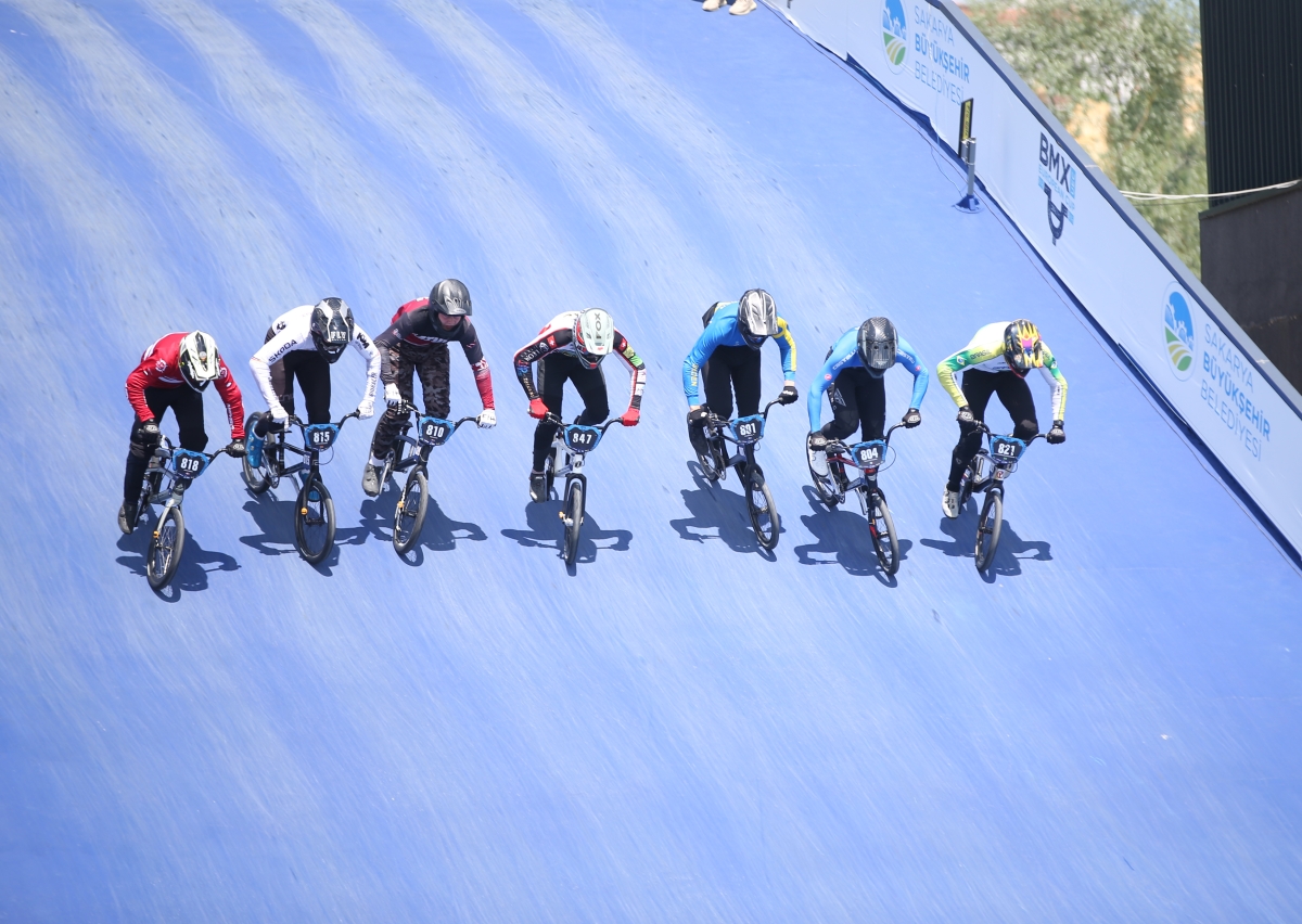 2023 BMX Avrupa Kupası'nın 9. etap yarışları Sakarya'da yapıldı