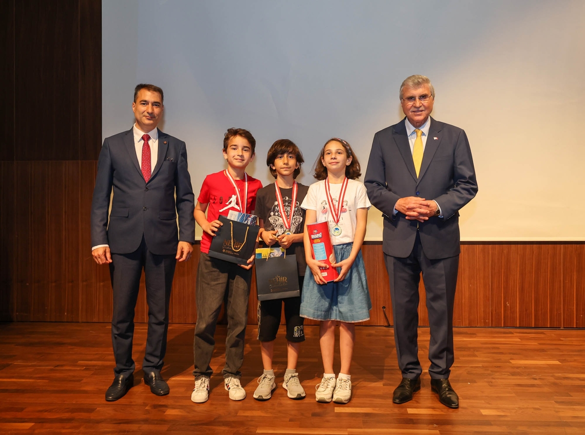 Çocuk gülerse dünya güler