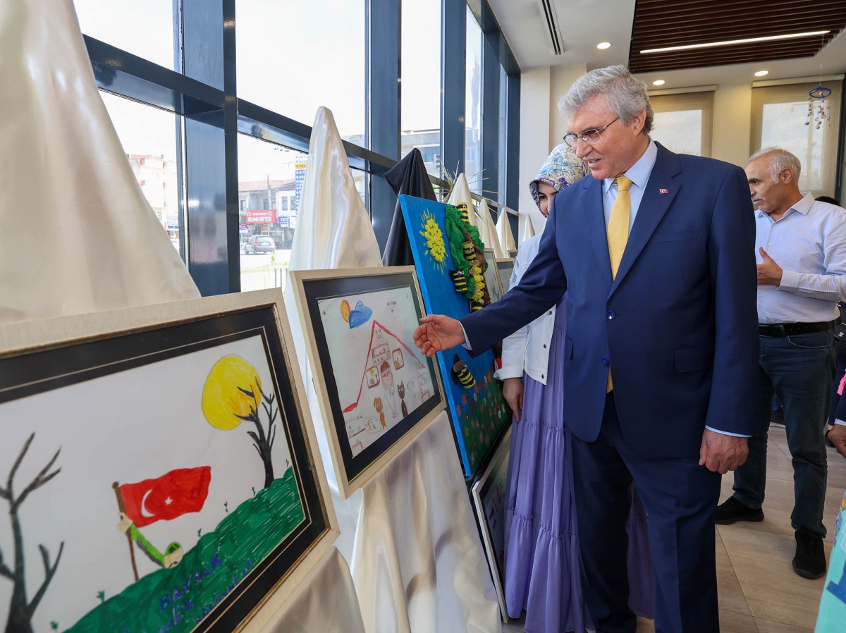 Çocuk gülerse dünya güler