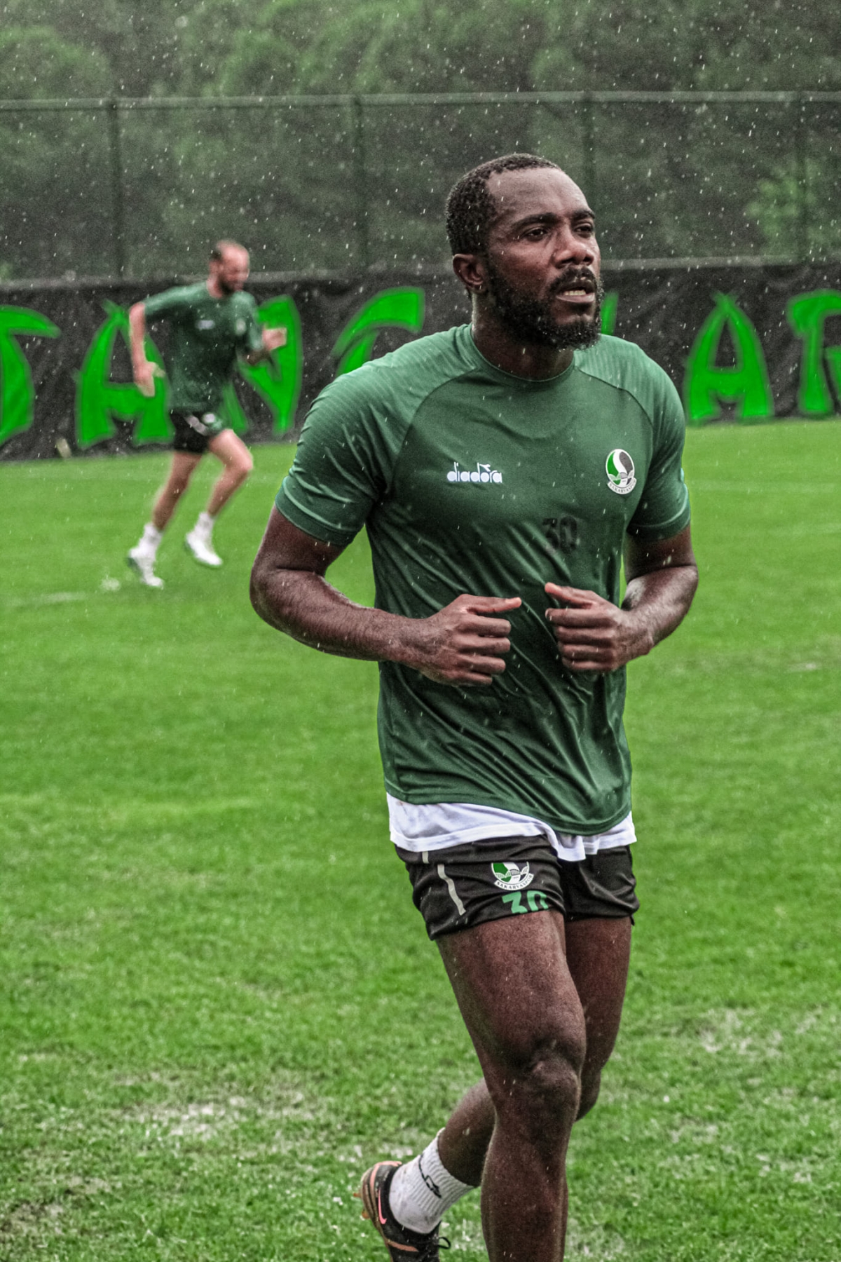 Sakaryaspor hazırlıklarına devam etti.