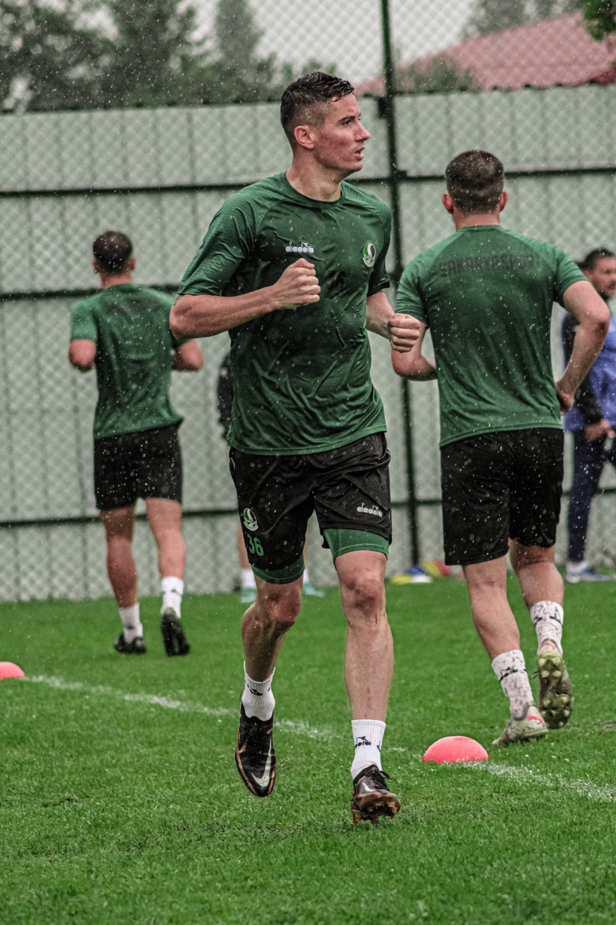Sakaryaspor hazırlıklarına devam etti.