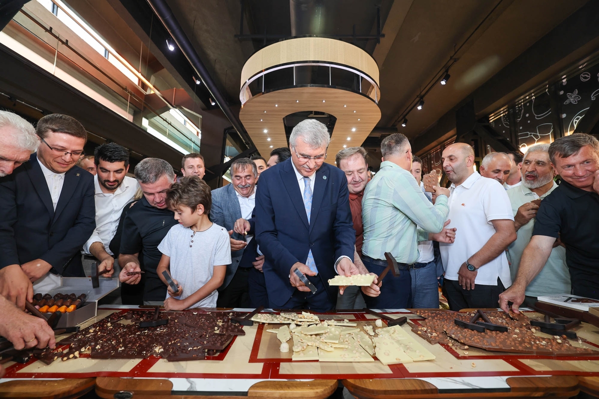 Nehir Çikolata hizmete açıldı. 