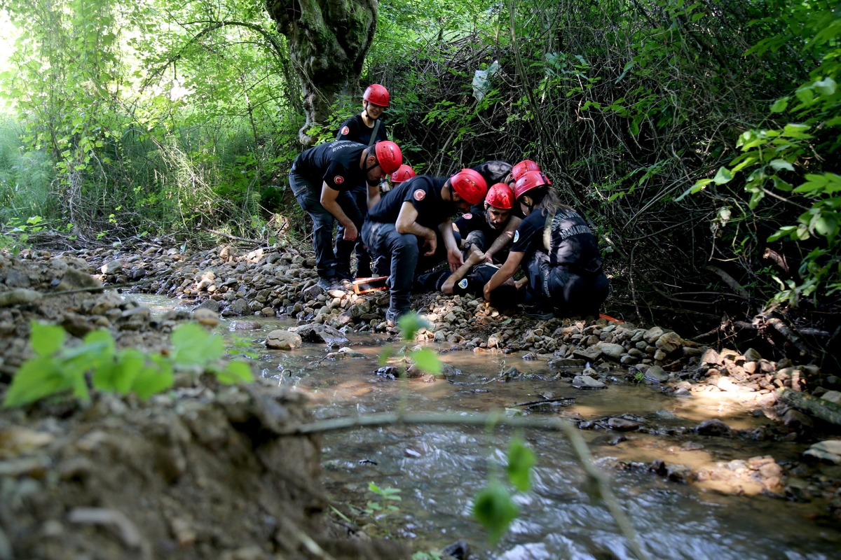 Büyükşehir’in afet timinden nefes kesen tatbikat
