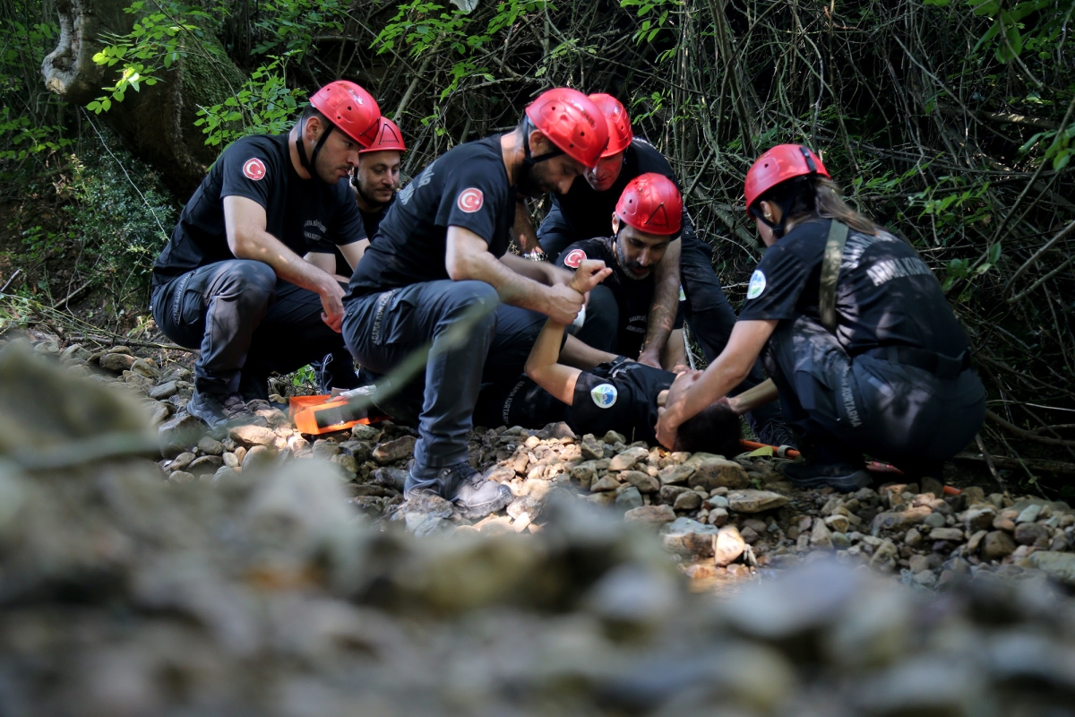 Büyükşehir’in afet timinden nefes kesen tatbikat