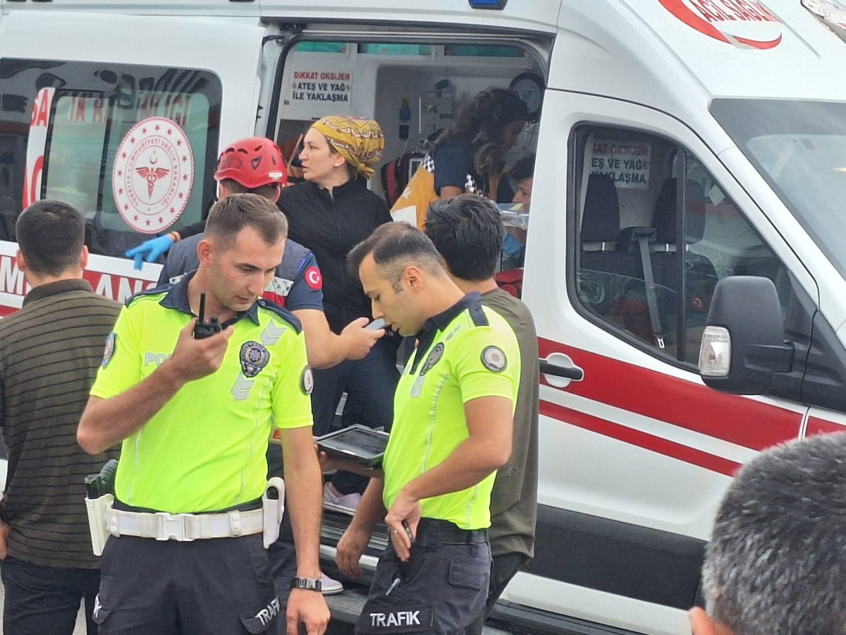 D 100'de trafik kazası 