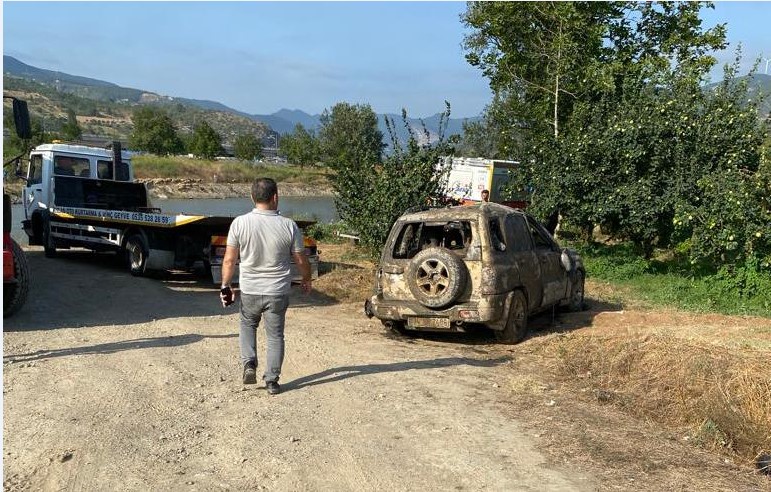 Cesedi aracıyla nehirde bulundu
