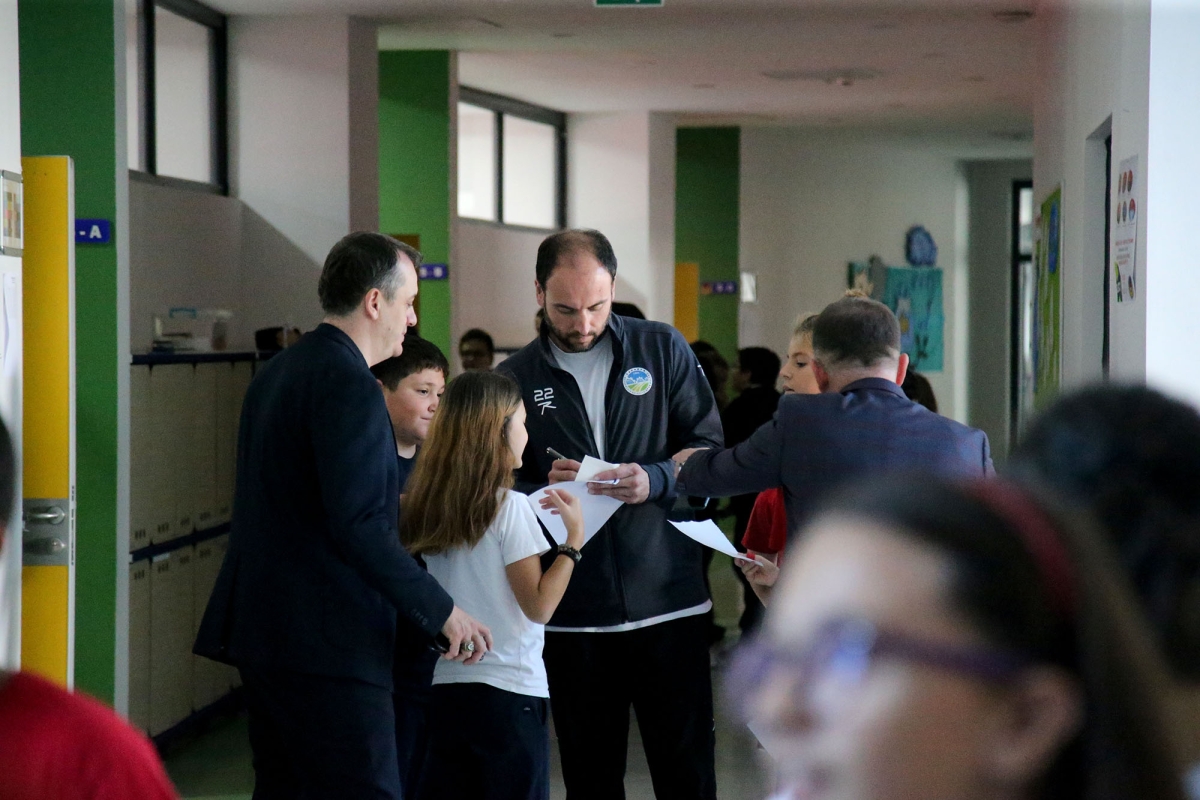 Büyükşehir hentbol minik sporseverlerle buluştu