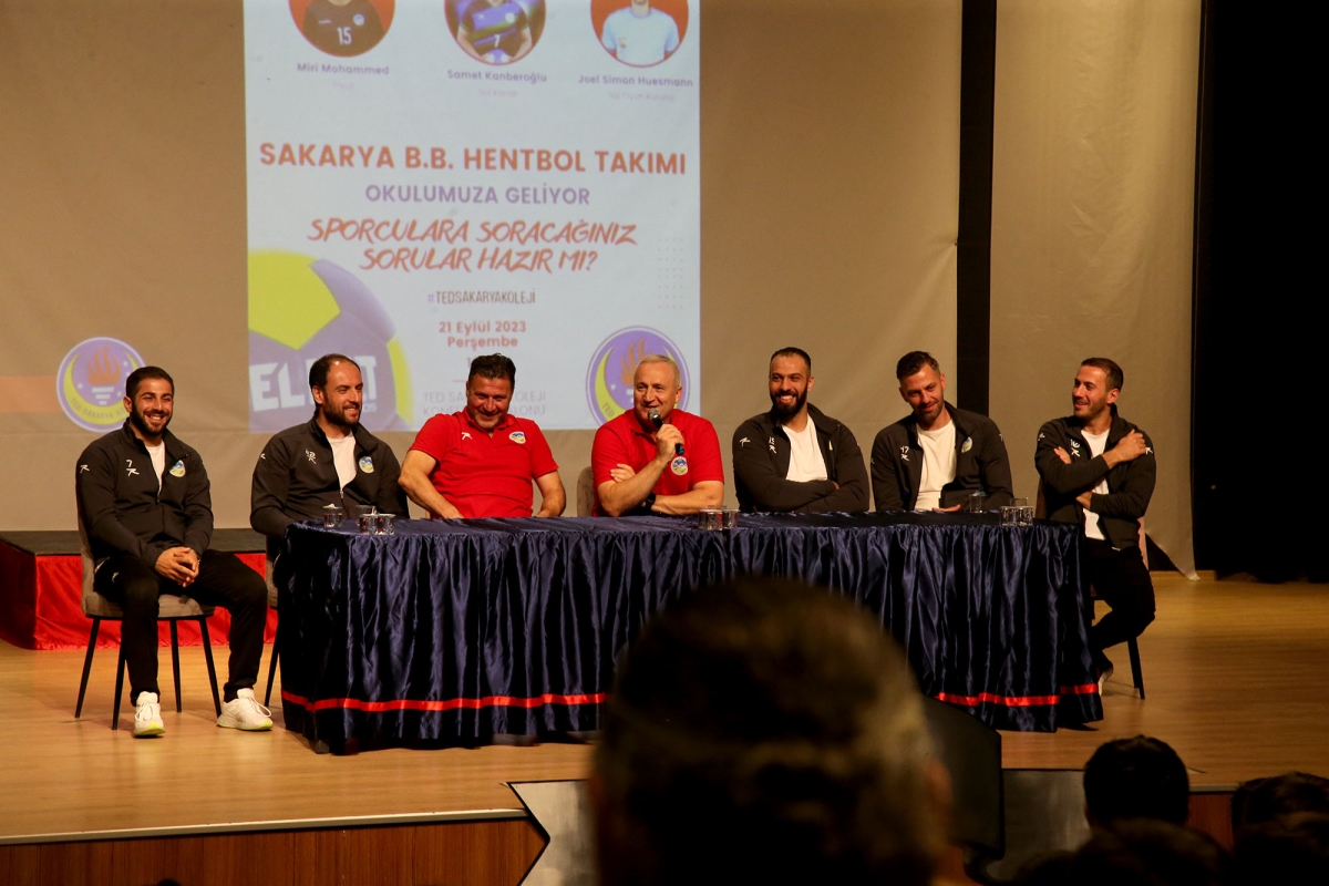 Büyükşehir hentbol minik sporseverlerle buluştu