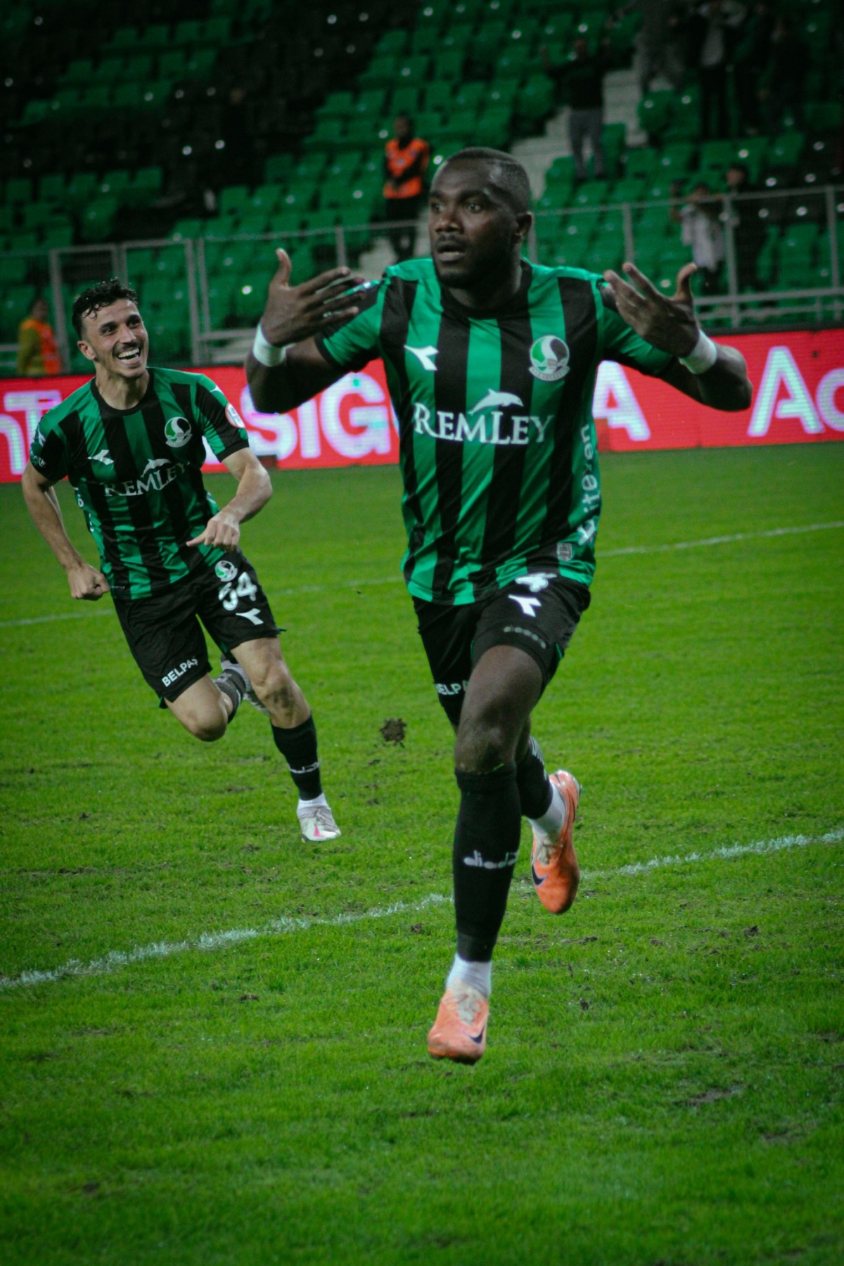 Kasongo Lidere Patladı
