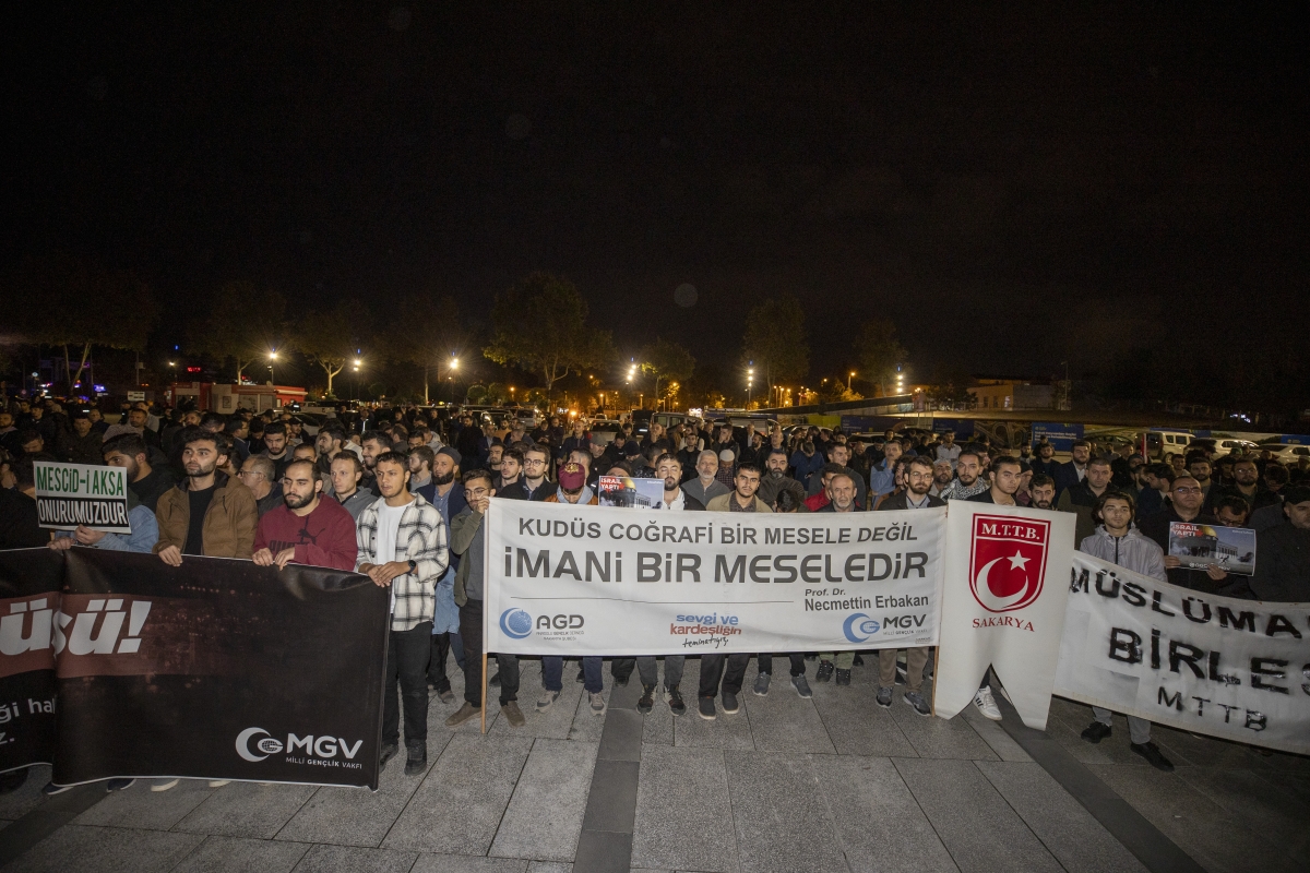 İsrail'in Gazze'deki hastaneye saldırısı Sakarya'da protesto ediliyor