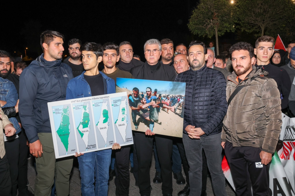 İsrail'in Gazze'deki hastaneye saldırısı Sakarya'da protesto ediliyor