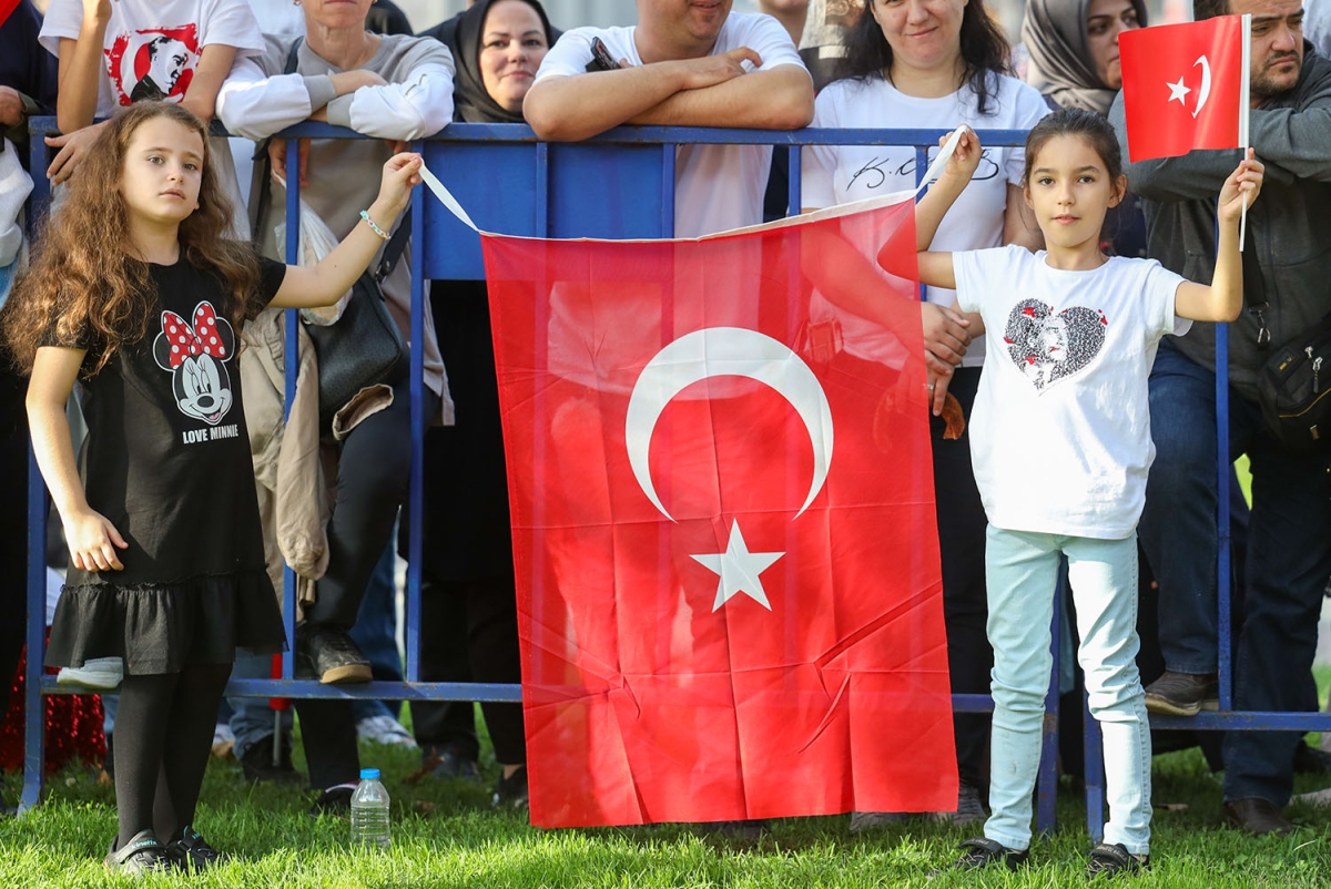 Coşkulu tören
