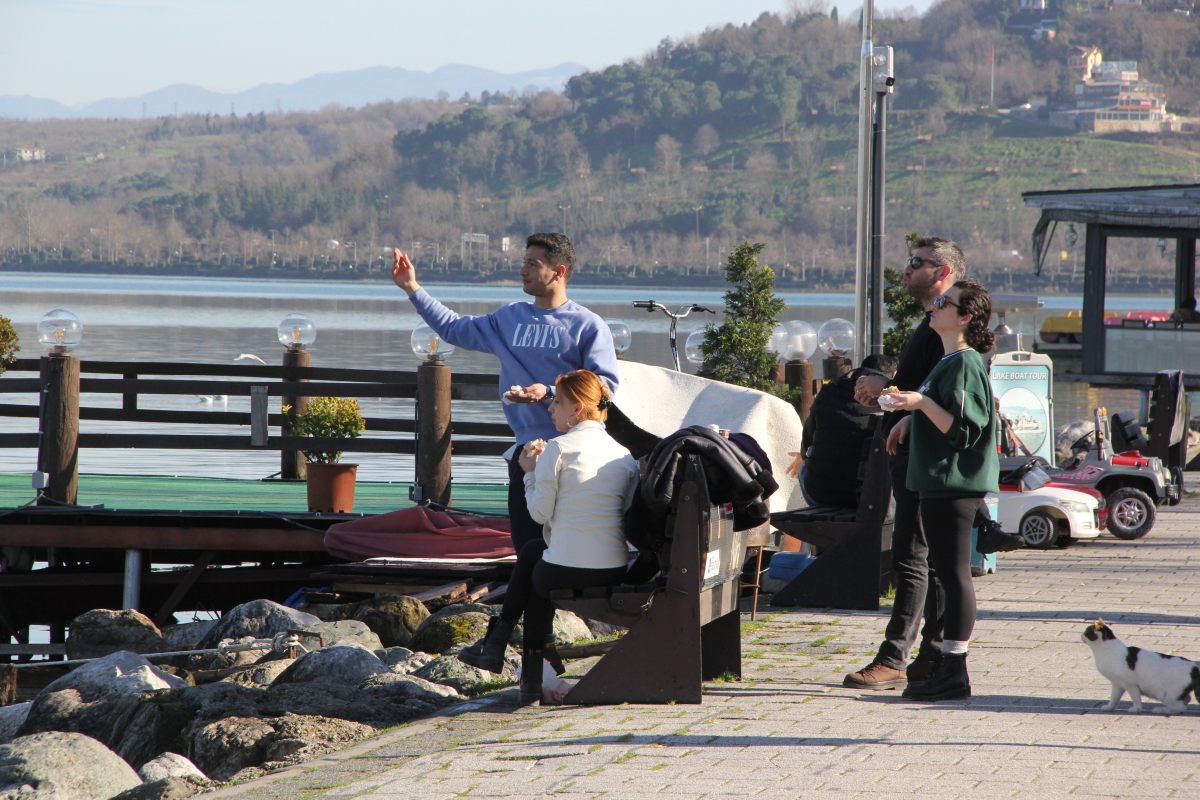 Sapanca turistlerin ilgisini çekiyor.