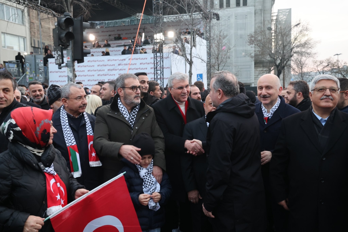 Başkan Yüce tarihi yürüyüşe katıldı