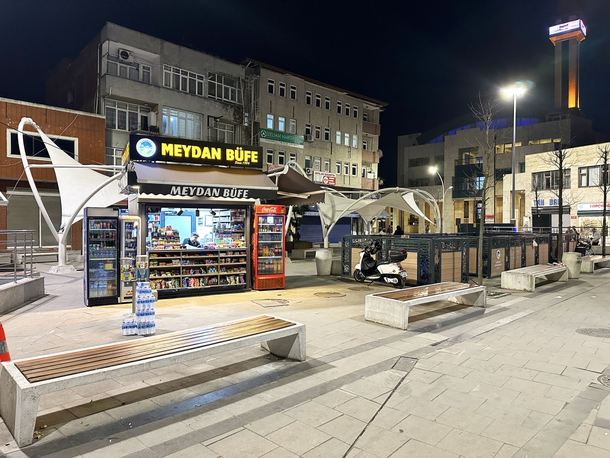 Modern bir meydan