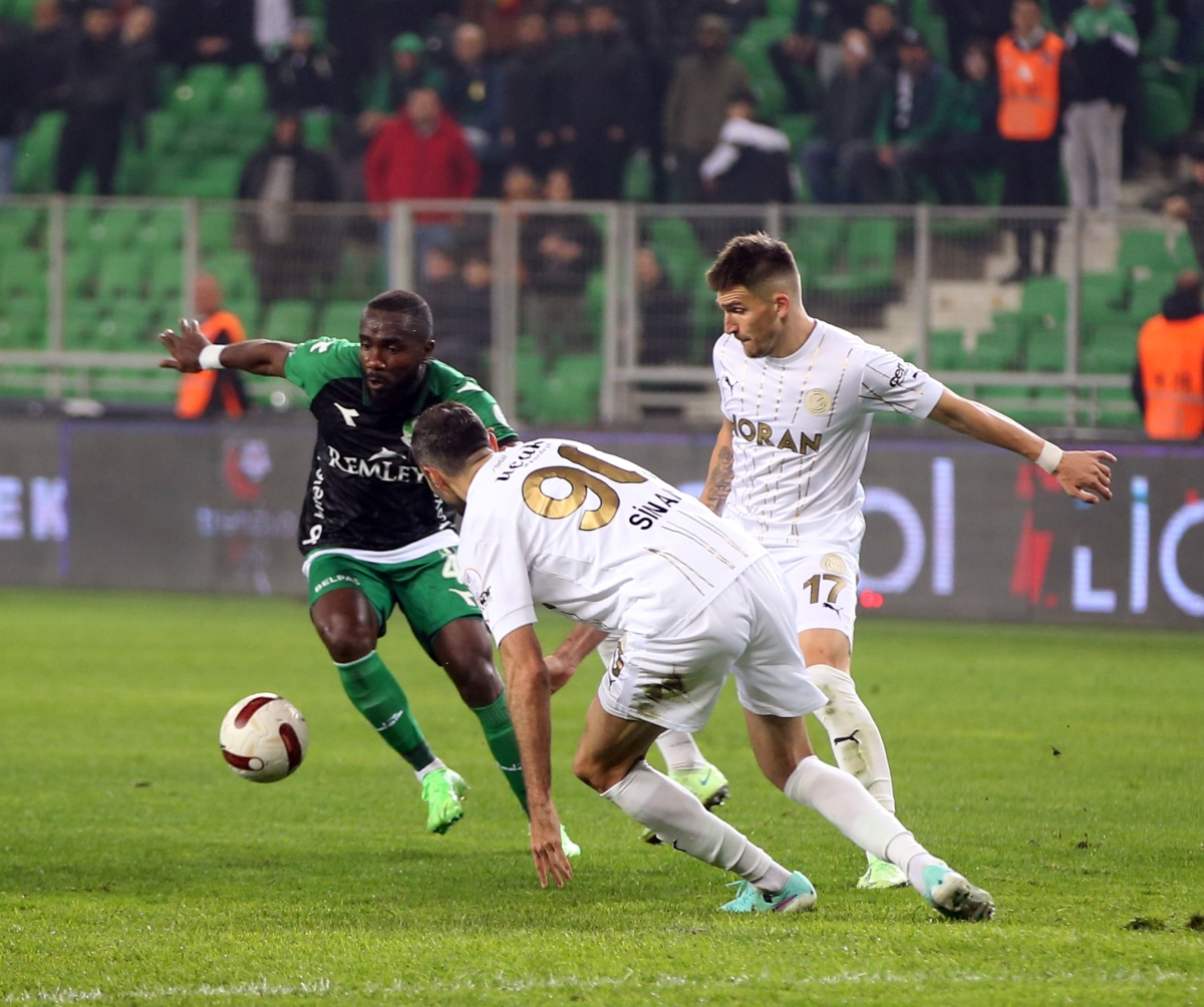 Sakaryaspor – Manisa FK Foto Galeri