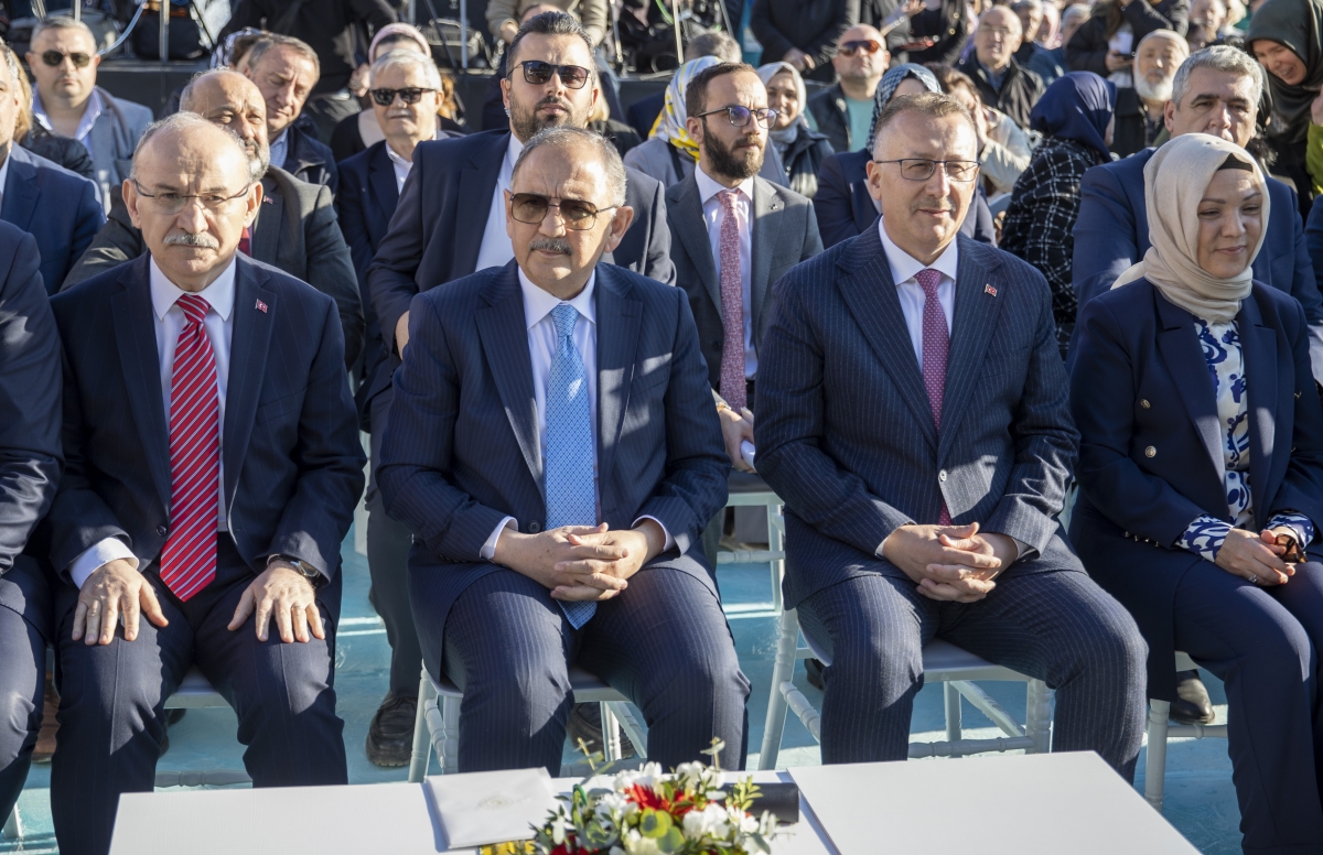  Adahayat Yerinde Kentsel Dönüşüm Temel Atma Töreni
