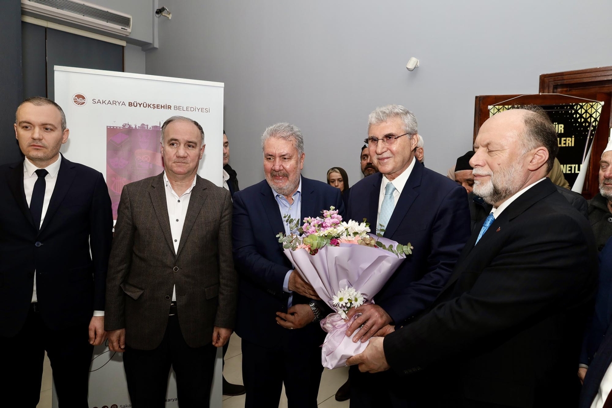 Mukaddes Emanetler’in kapıları açıldı