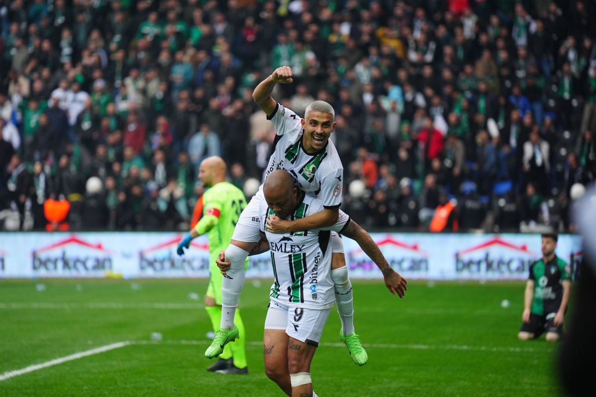 Kocaelispor - Sakaryaspor Foto Galeri