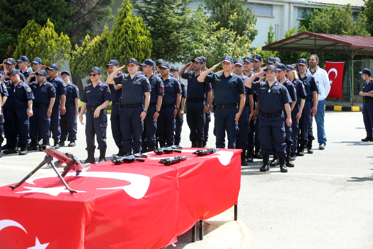 Kamuflaj giyen 47 engelli temsili askerlik yaptı