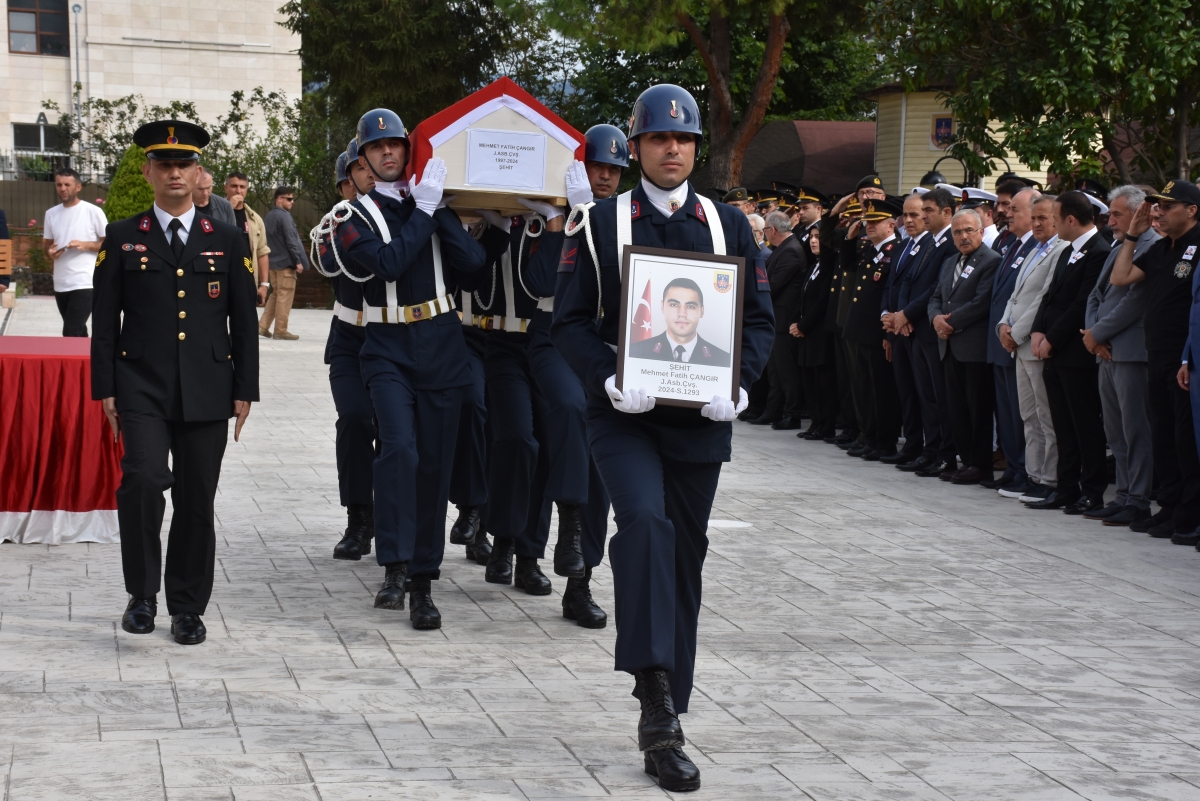 Şehit Jandarma Astsubay Çavuş Mehmet Fatih Çangır için Ordu'da cenaze töreni düzenlendi