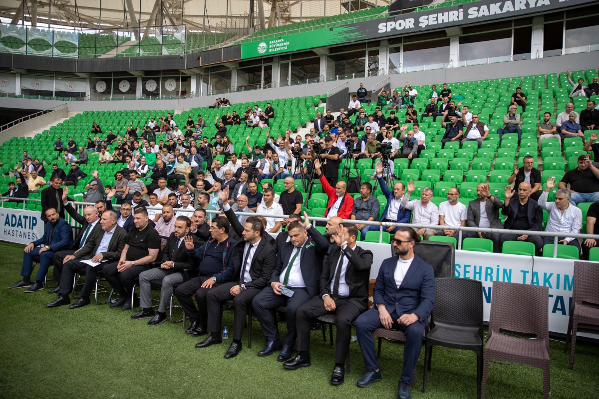 Sakaryaspor'da başkanlığa Cumhur Genç seçildi