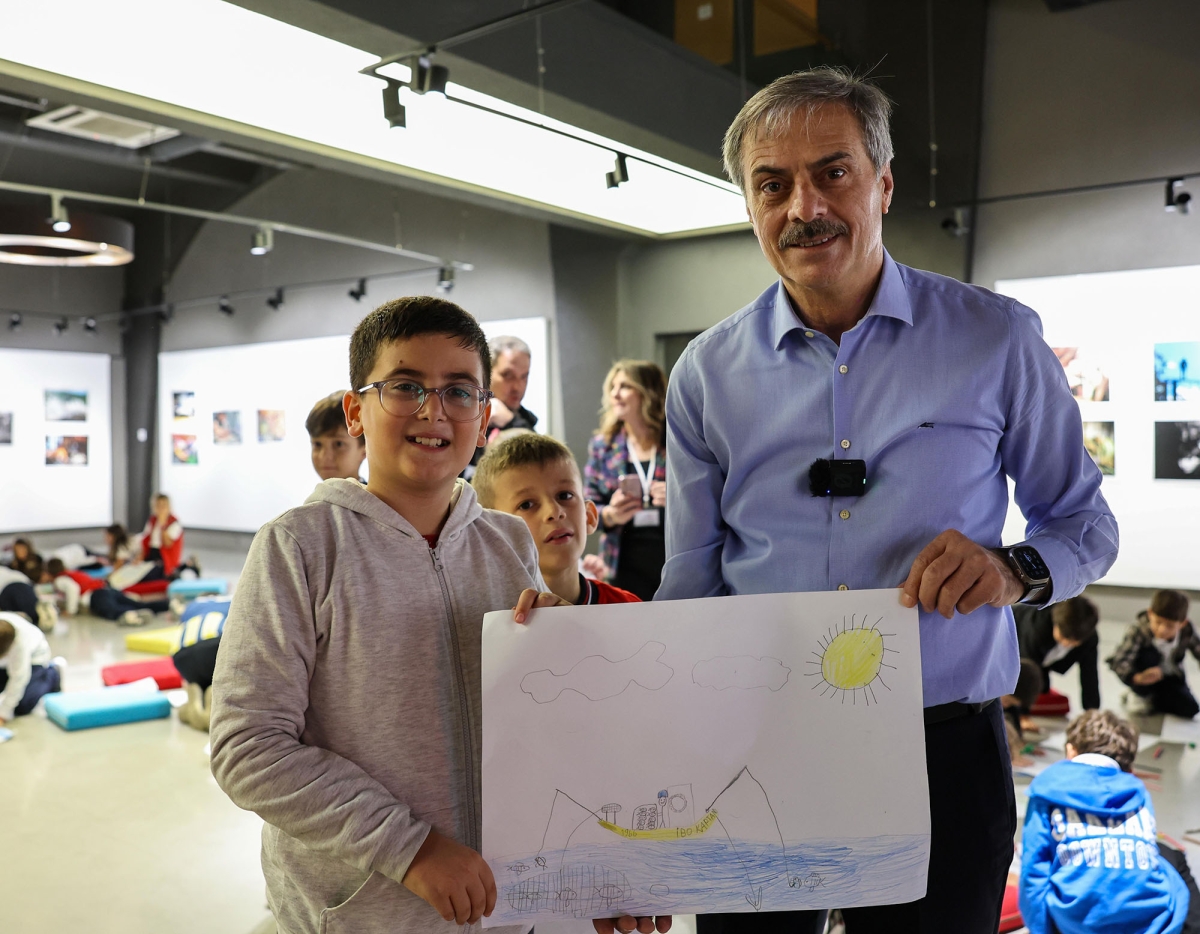 OSM’de minik sanatçılara Yusuf Alemdar sürprizi