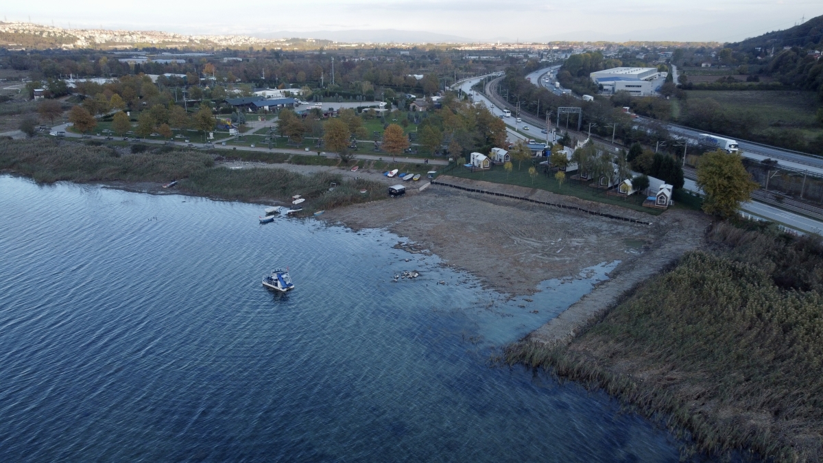 Sapanca Gölü'nde su miktarı son 5 yılın en düşük seviyesine geriledi