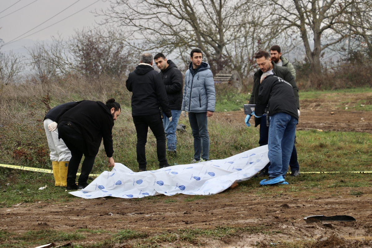 Sakarya'da bir kişi başından vurulmuş halde ölü bulundu
