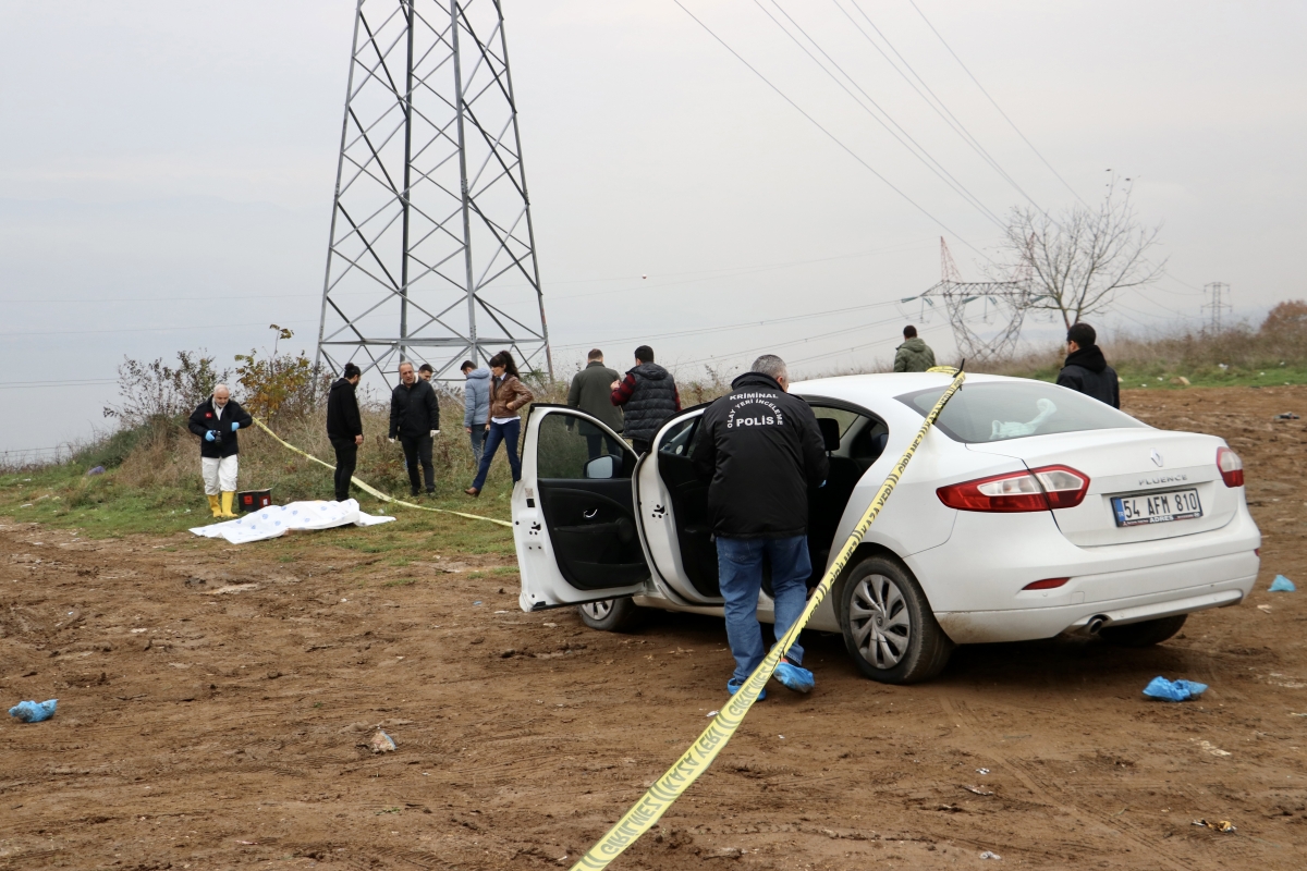 Sakarya'da bir kişi başından vurulmuş halde ölü bulundu
