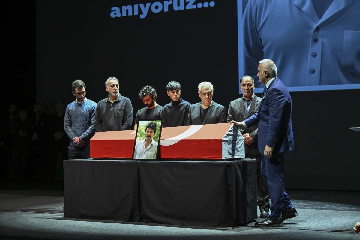 Ferdi Tayfur için AKM'de tören düzenlendi