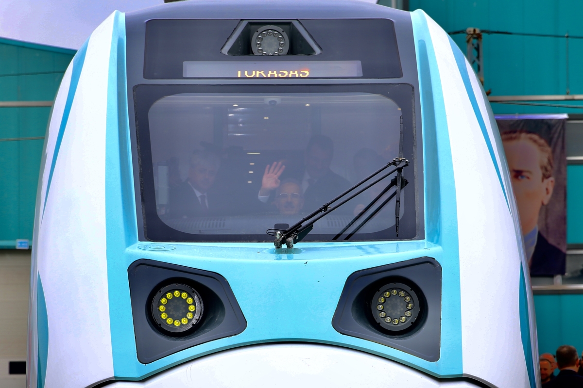 Sakarya'da Milli Elektrikli Hızlı Tren Seti'nin gövde kaynağı yapıldı