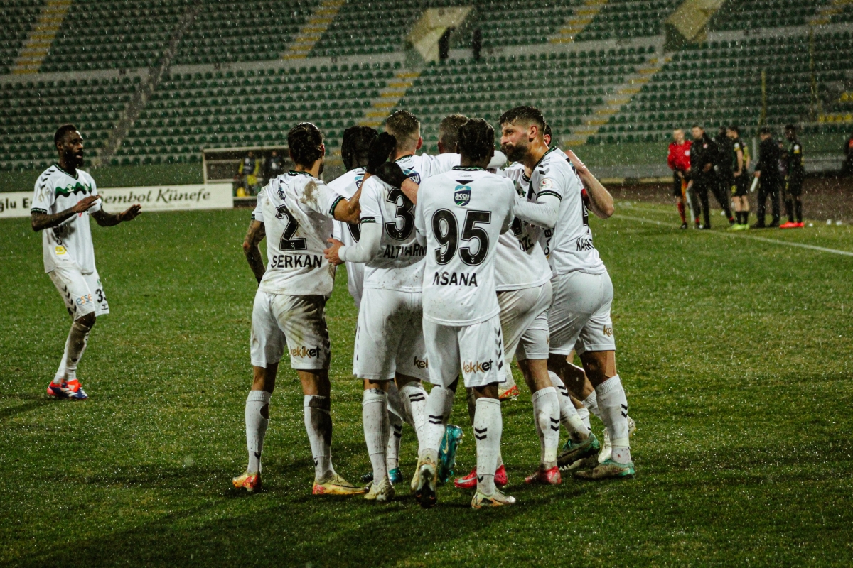 Şanlıurfaspor - Sakaryaspor Foto Galeri