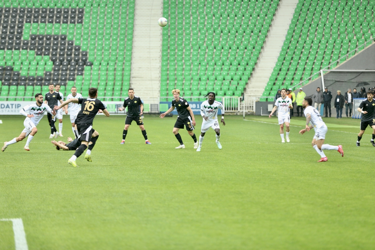 Sakaryaspor-Esenler Erokspor Foto Galeri