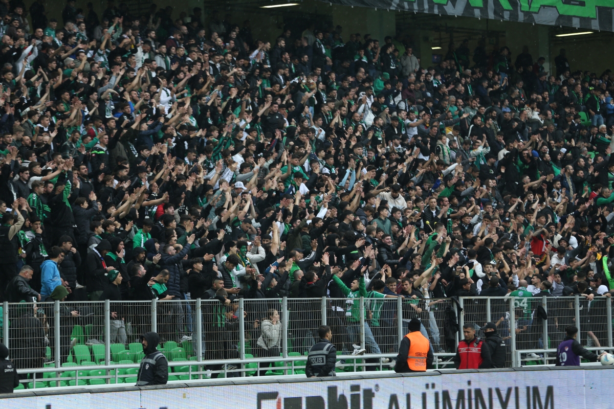Sakaryaspor-Esenler Erokspor Foto Galeri