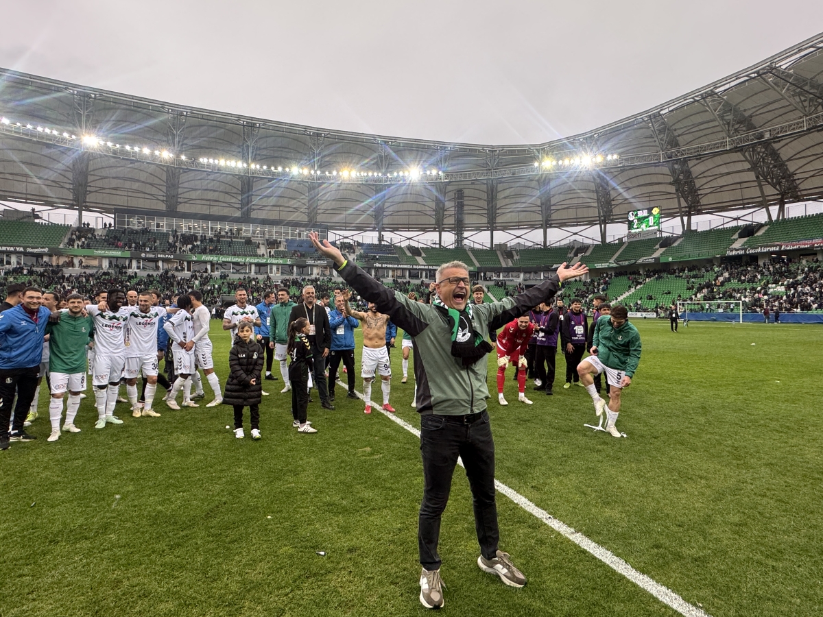 Sakaryaspor-Esenler Erokspor Foto Galeri