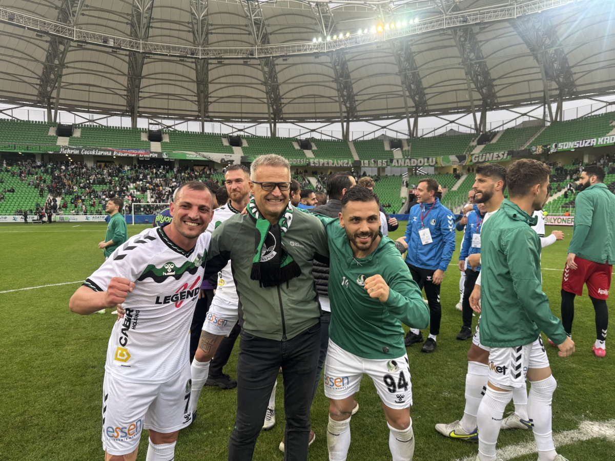 Sakaryaspor-Esenler Erokspor Foto Galeri