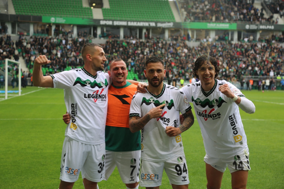Sakaryaspor-Esenler Erokspor Foto Galeri