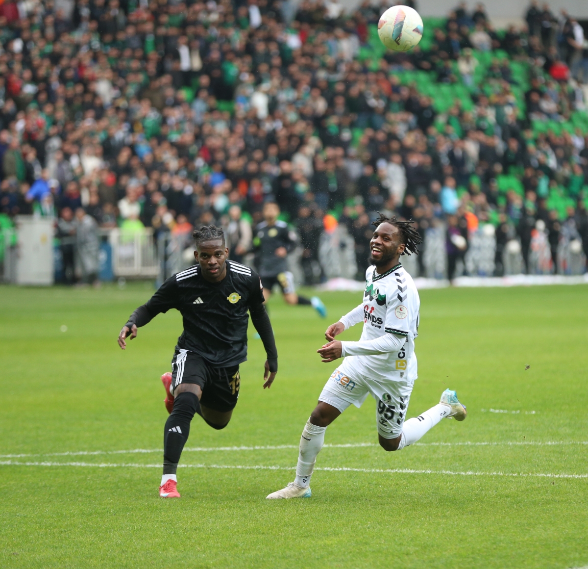 Sakaryaspor-Esenler Erokspor Foto Galeri