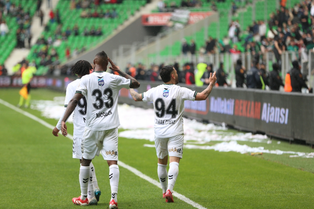 Sakaryaspor-Esenler Erokspor Foto Galeri