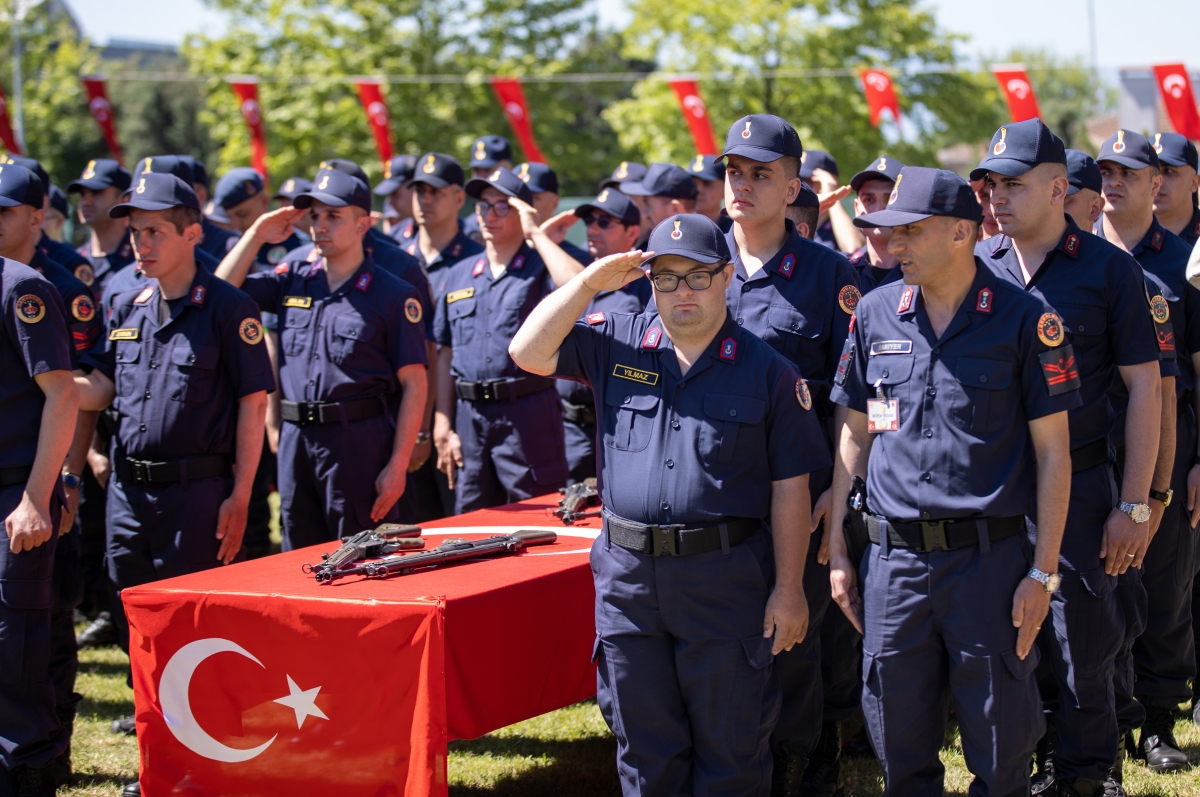 Engelli gençler temsili askerlik yaptı
