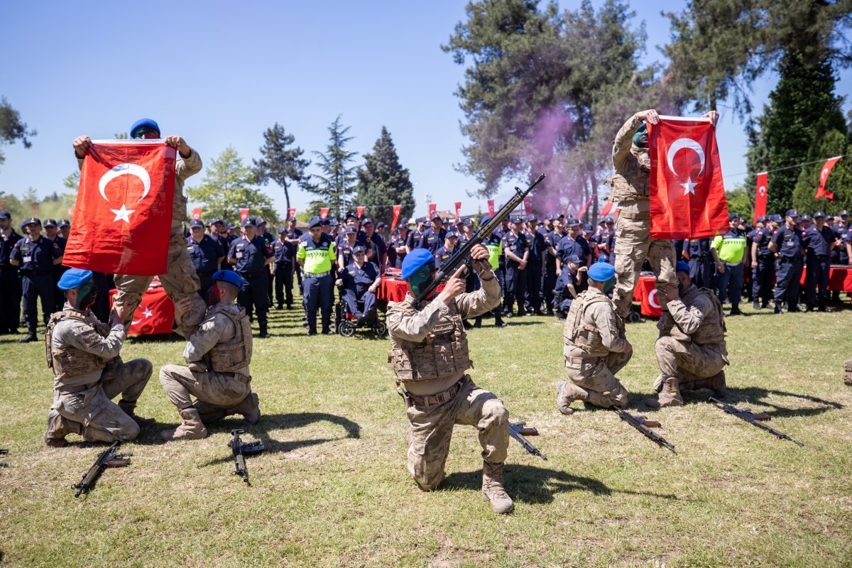 Engelli gençler temsili askerlik yaptı