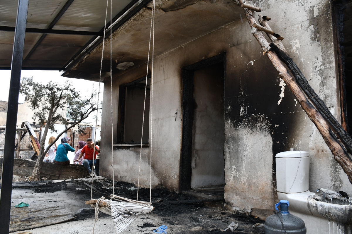 Kaşıkçı Mahallesi, yangında büyük zarar gördü