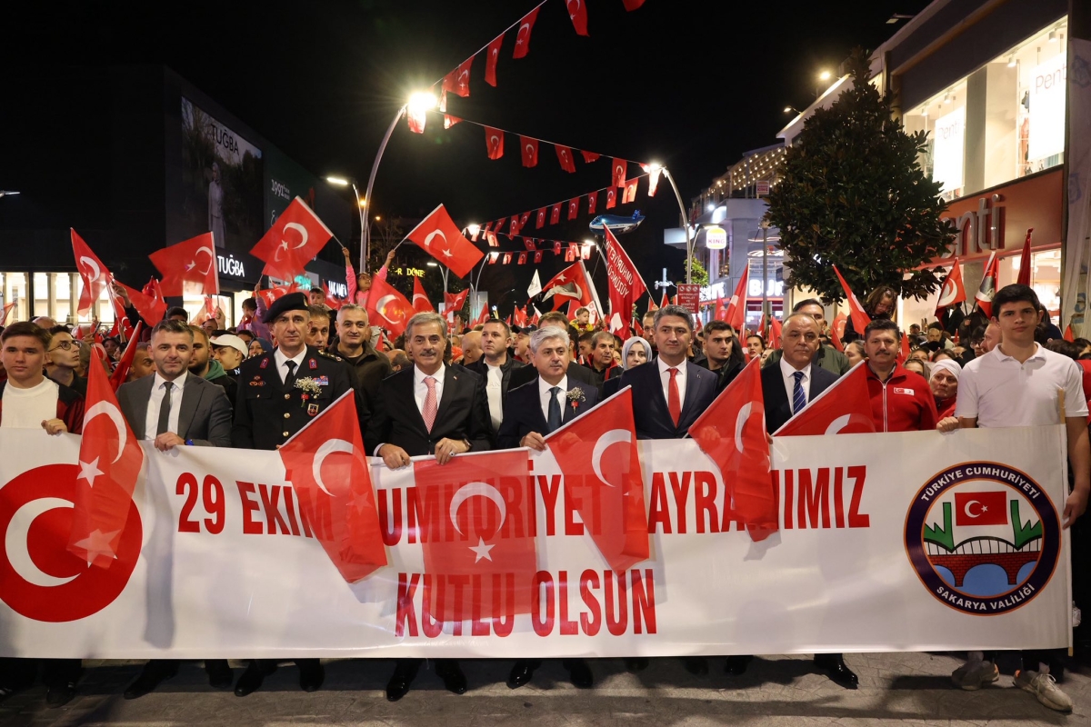 29 Ekim Cumhuriyet Bayramı Fener Alayı