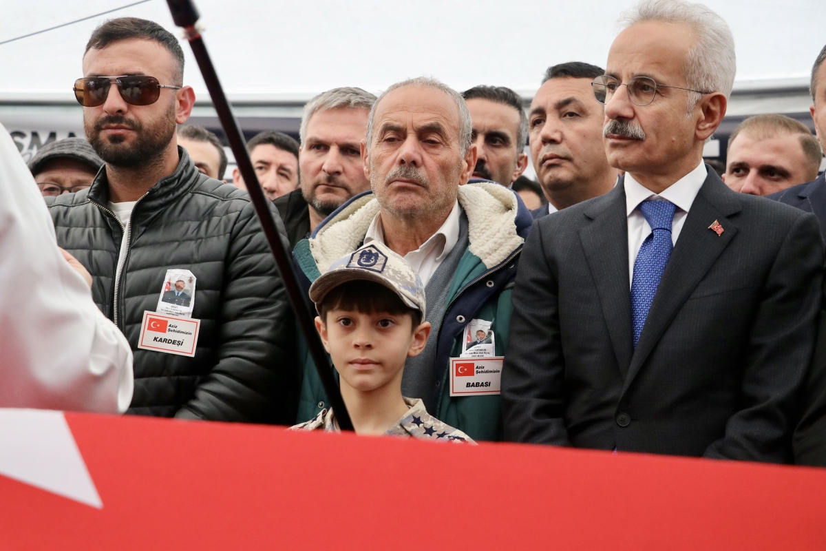 Şehit olan Hava Uçak Bakım Astsubay Başçavuş Akın Karakuş'un cenazesi, memleketi Sakarya'da toprağa verildi.
