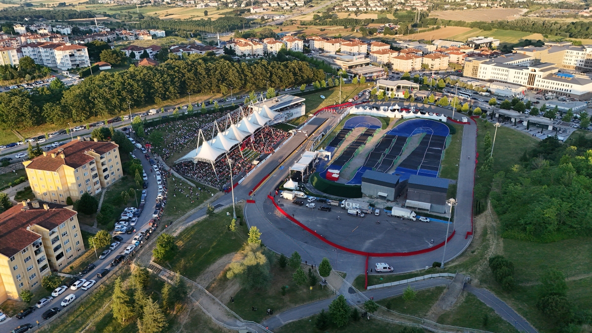 Tüm Dünya Sakarya’yı izledi