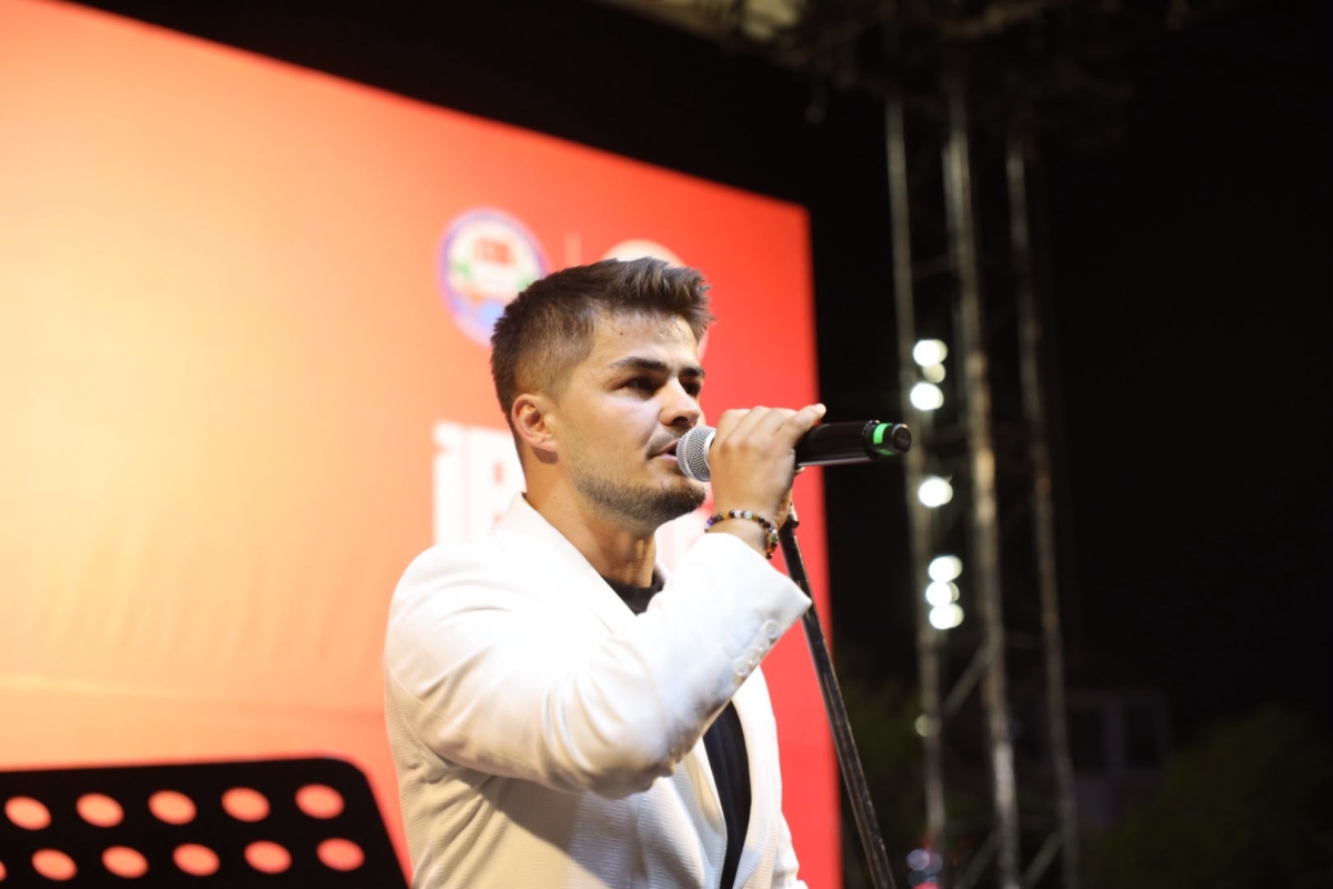 Sakaryalılar, hain darbe girişiminin 10'uncu yılında yine Demokrasi Meydanı'nda bir araya geldi.